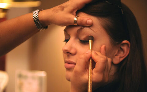 Make UP